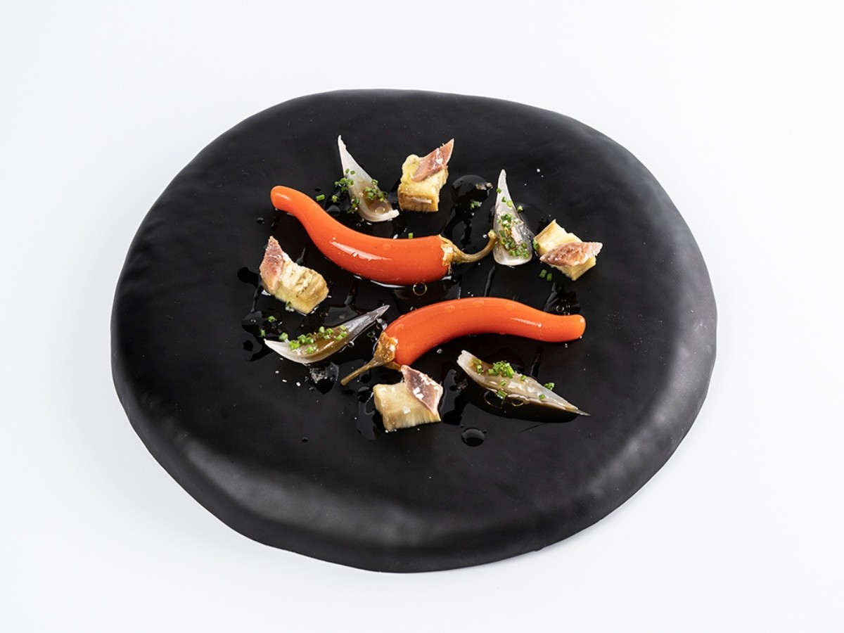 Plato negro LAVA XS